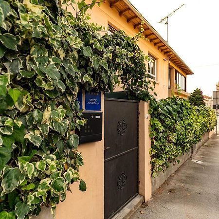 Colosseum Garden Studio Apartments プーラ エクステリア 写真