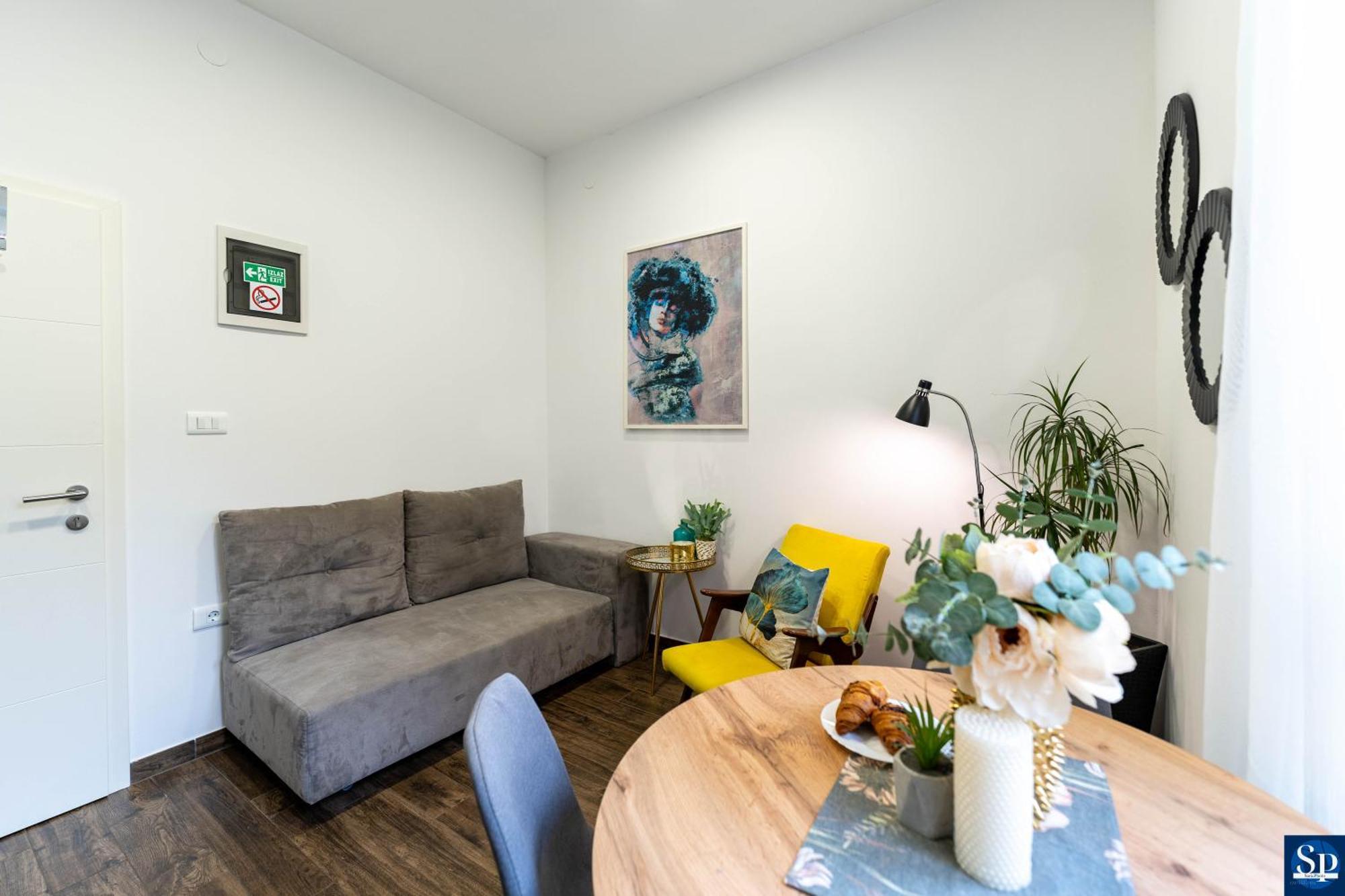 Colosseum Garden Studio Apartments プーラ エクステリア 写真